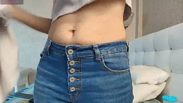 Miladiosa online show from November 2025 12:41:02 PM