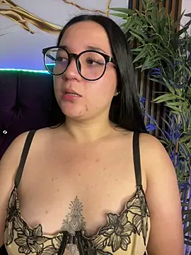 Snapshot of sara_roy04_ chatting on October 2025 03:36:02 AM sara roy04  online show from October 2025 03:36:02 AM