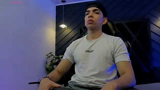 Eryonbradley online show from September 2025 01:58:02 PM