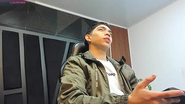 Eryonbradley online show from October 2025 11:16:01 AM