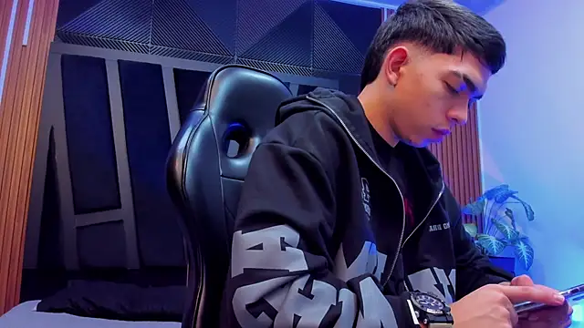 Eryonbradley online show from October 2025 11:29:02 AM