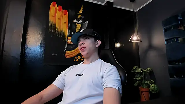 Eryonbradley online show from December 2025 11:25:02 AM