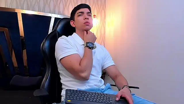 Eryonbradley online show from January 2026 03:05:01 PM