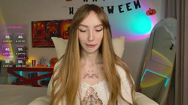 Lunainnk online show from October 2025 12:49:02 AM