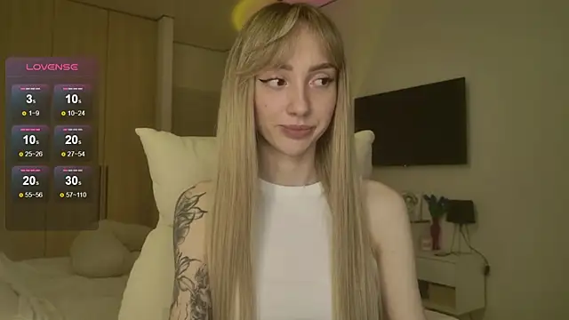 Lunainnk online show from April 2026 12:27:02 AM