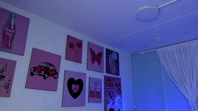 Lara Rouss  online show from October 2025 03:57:01 AM