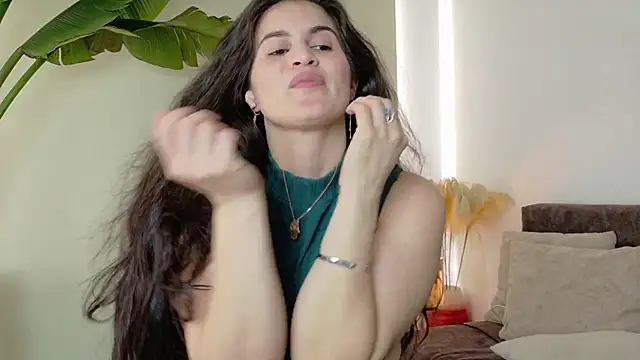 lizdevine online show from October 2025 06:43:01 PM