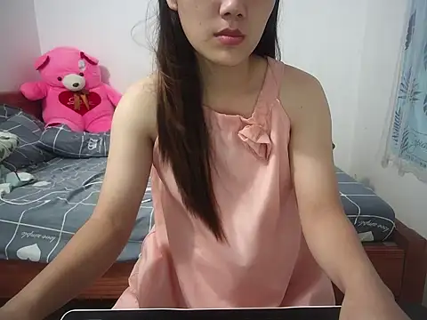 Linda-24 online show from October 2025 08:04:01 PM