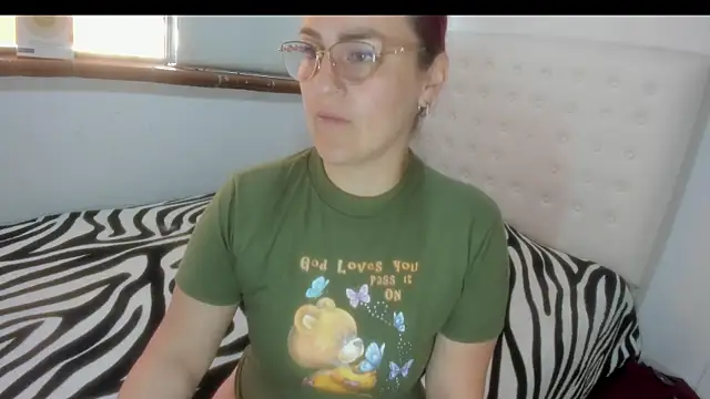 Roxannelorence  online show from October 2025 02:30:01 PM