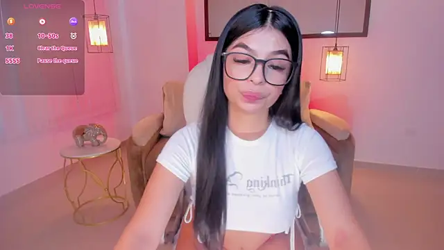 Snapshot of Melina_Rouge chatting on April 2026 07:17:02 PM Melina Rouge online show from April 2026 07:17:02 PM