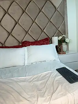 AngelinaDuvall online show from March 2026 10:43:01 PM