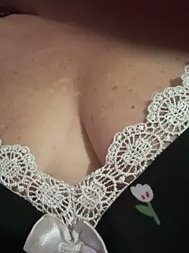 MaluLemos online show from October 2025 01:55:02 PM