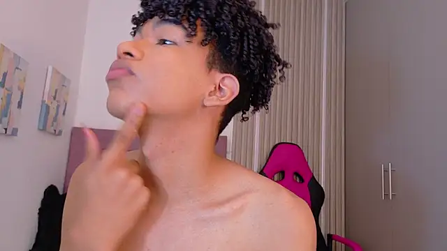 Ivone Rose  online show from October 2025 12:29:01 PM