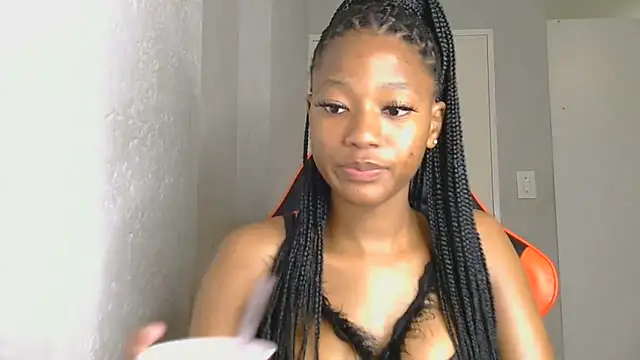 Ballenciaa online show from October 2025 07:25:02 PM