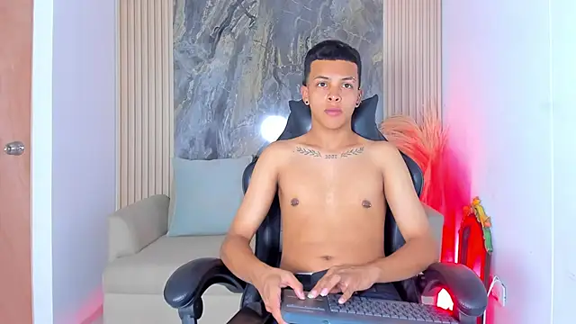 ThiagoCollin online show from September 2025 09:48:01 PM