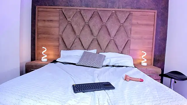 ThiagoCollin online show from September 2025 06:33:02 PM