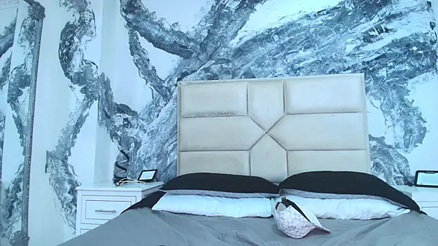 ThiagoCollin online show from September 2025 09:18:01 PM