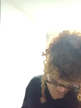 Vikyvoyeur online show from September 2025 02:47:02 AM