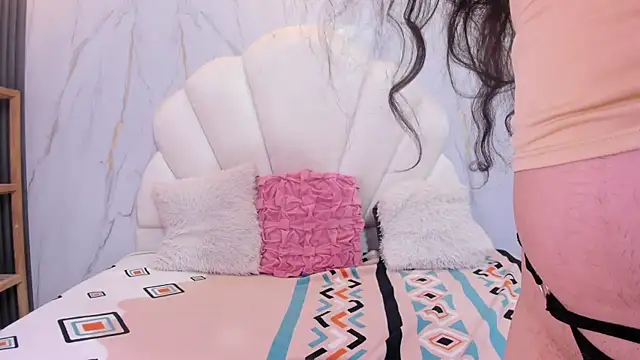 Nicol Chang online show from October 2025 08:11:02 PM