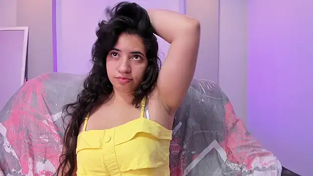 Nicol Chang online show from November 2025 08:01:01 PM