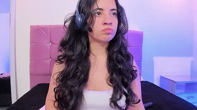 Nicol Chang online show from January 2026 09:13:01 PM