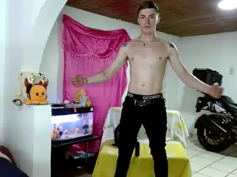 Snapshot of Ken_bigcock77 chatting on September 2025 03:17:02 AM Ken bigcock77 online show from September 2025 03:17:02 AM