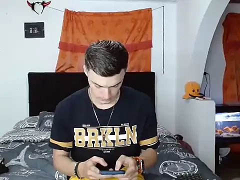 Snapshot of Ken_bigcock77 chatting on October 2025 01:11:01 AM Ken bigcock77 online show from October 2025 01:11:01 AM