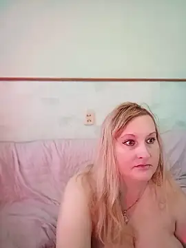 Snapshot of XHelenaX90 chatting on February 2026 10:03:02 AM XHelenaX90 online show from February 2026 10:03:02 AM