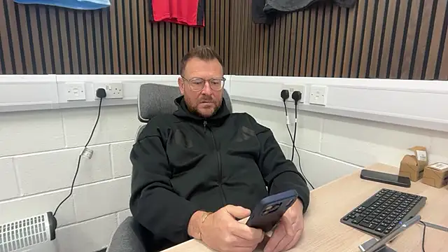 bilf1978 online show from February 2026 06:42:01 AM