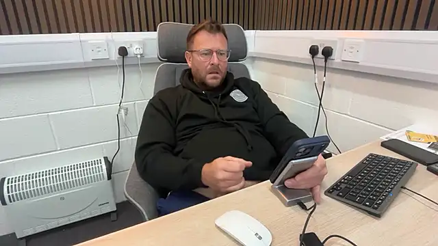 bilf1978 online show from April 2026 09:59:01 AM