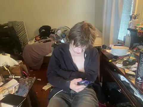 Snapshot of XanderOzzz chatting on June 2026 02:43:01 PM XanderOzzz online show from June 2026 02:43:01 PM