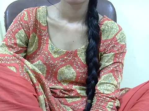 smallcuute online show from November 2025 09:48:01 PM