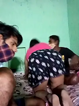 LoveOnStream online show from October 2025 01:18:01 PM