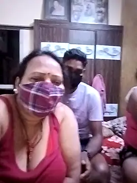 LoveOnStream online show from February 2026 11:02:01 AM