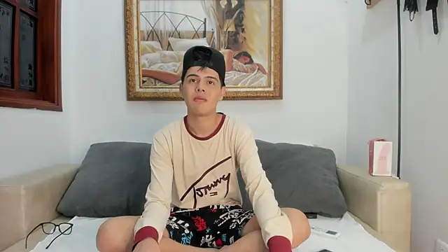 Felipe Cold online show from November 2025 02:54:02 AM