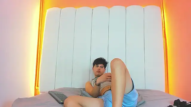 Snapshot of Felipe_Cold chatting on February 2026 02:21:02 AM Felipe Cold online show from February 2026 02:21:02 AM