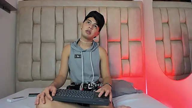 Snapshot of Felipe_Cold chatting on February 2026 02:15:01 AM Felipe Cold online show from February 2026 02:15:01 AM