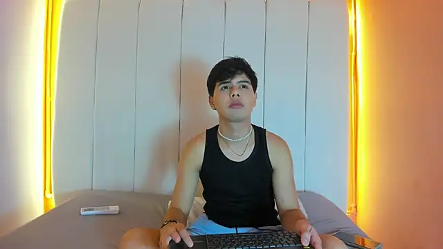 Snapshot of Felipe_Cold chatting on February 2026 02:48:01 AM Felipe Cold online show from February 2026 02:48:01 AM