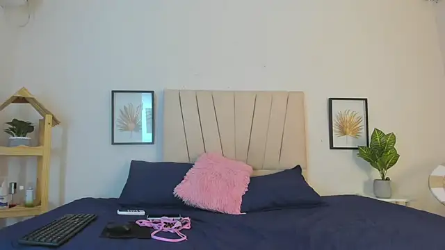  Miaa khalifa  online show from February 2026 12:31:01 PM