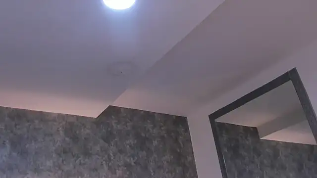 crystaldarliing online show from November 2025 03:45:01 PM