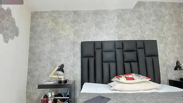 Snapshot of crystaldarliing chatting on January 2026 12:14:02 AM crystaldarliing online show from January 2026 12:14:02 AM