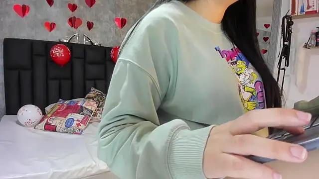 Snapshot of crystaldarliing chatting on February 2026 01:17:01 PM crystaldarliing online show from February 2026 01:17:01 PM