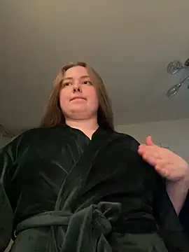 DeniMilkyyyyy online show from May 2026 07:08:01 PM