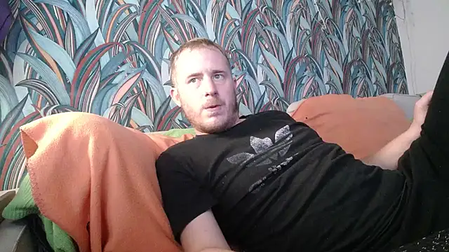 Snapshot of gaydavid chatting on September 2025 09:27:01 PM gaydavid online show from September 2025 09:27:01 PM