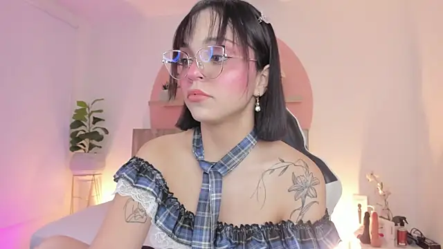 Clara Luu online show from February 2026 02:45:01 AM