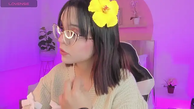 Clara Luu online show from July 2026 02:47:01 AM