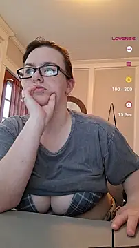 Snapshot of queenpeaches121 chatting on April 2026 11:30:02 AM queenpeaches121 online show from April 2026 11:30:02 AM
