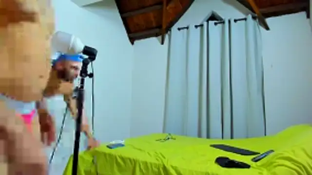 Hunter Hoott online show from December 2025 12:27:01 AM