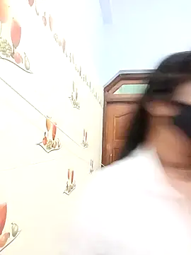 Hot-Soniya733 online show from February 2026 12:32:02 PM