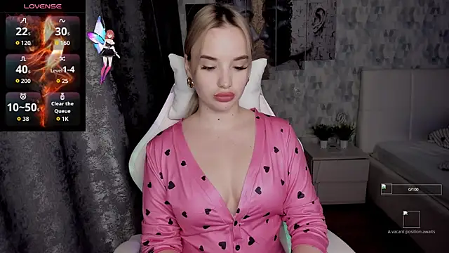 KiraKrox online show from October 2025 06:41:01 PM